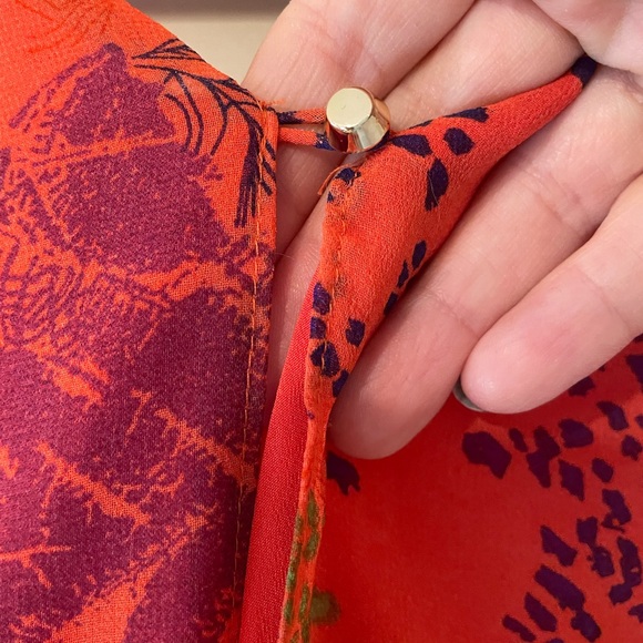 Vibrant Floral Sleeveless Dress - Picture 4 of 5